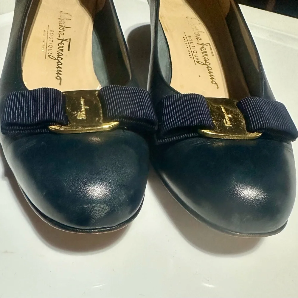 Salvatore Ferragamo Women's Navy Leather Loafers size 10B - Picture 4 of 11